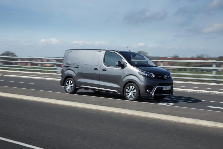  Toyota ProAce Van 2017 года  (UK) (фото 7 из 29)